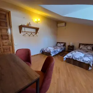 Konukevi Alpha, Tiflis